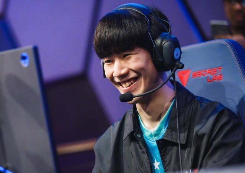 乌克兰一DOTA2玩家游戏过程中被强制征兵，无奈下机出门