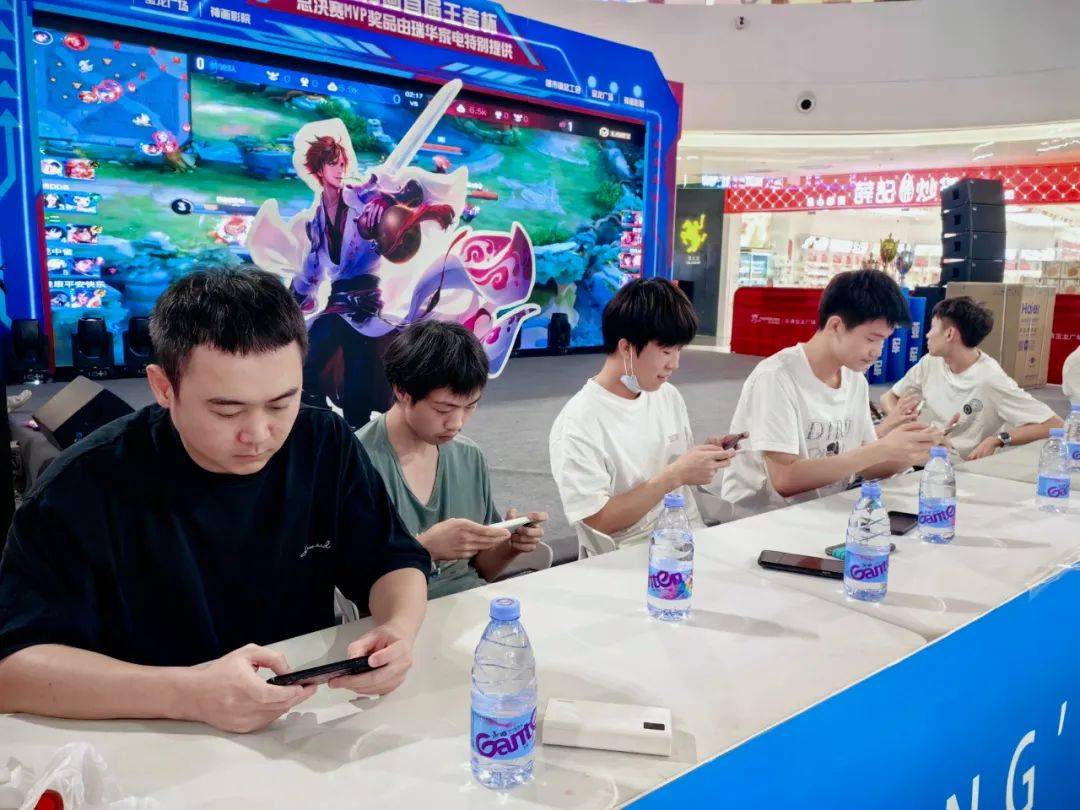 FURIA Esports , Liquid, BIG , Astralis 和 Virtus.pro 晋级 IEM Katowice 2025 的主赛事