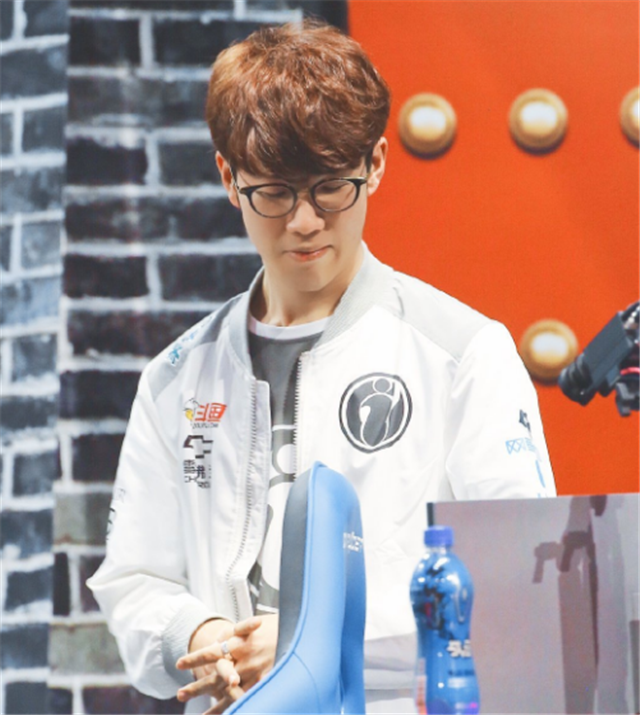 恭喜武汉eStarPro晋级2025王者荣耀世冠半决赛